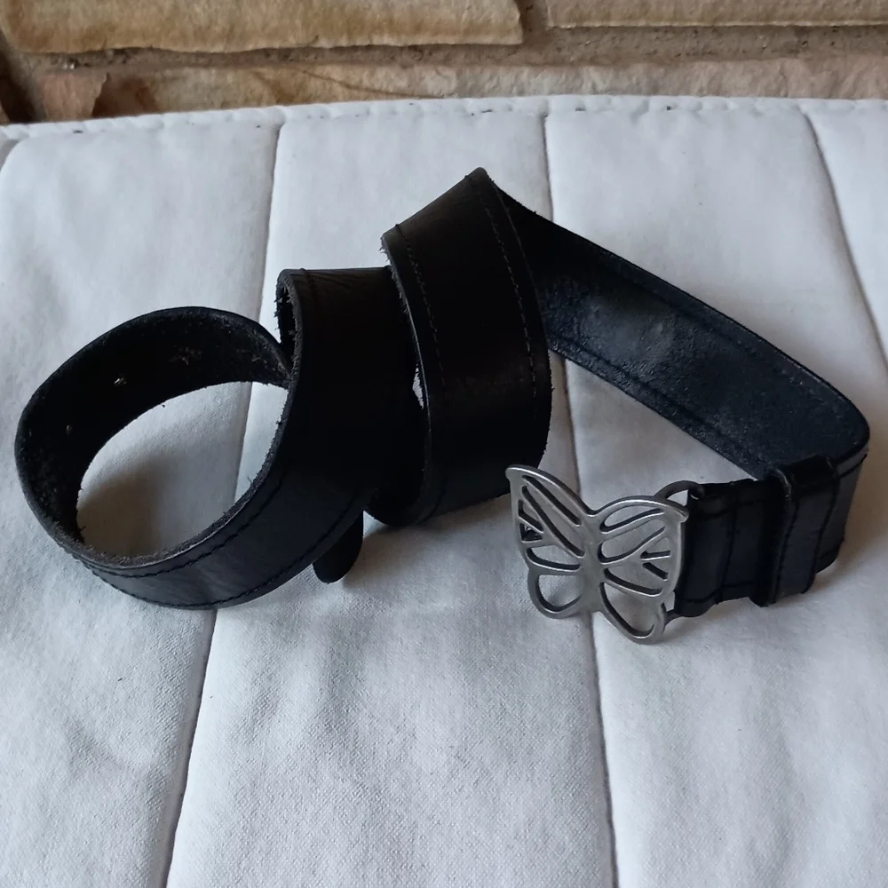 2008 American Eagle Black Leather Women's Belt with Butterfly Buckle